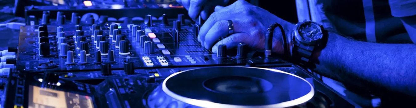 DJ Performance